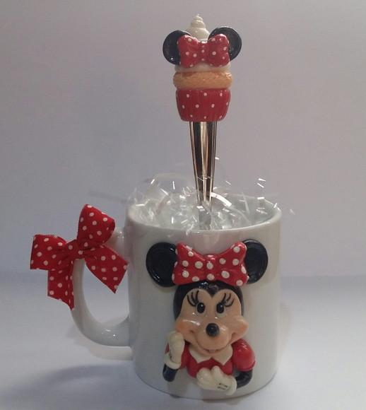 Caneca Personalizada com Minnie de Biscuit