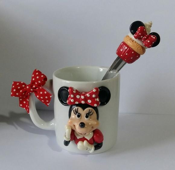 Caneca Personalizada com Minnie de Biscuit