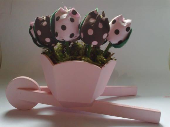 Carriola com Tulipas