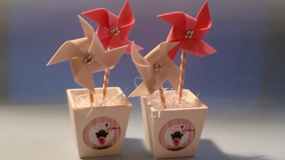 Centro de Mesa Catavento Boneca Kokeshi