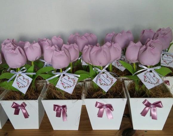 Centro de Mesa Rosa e Branco