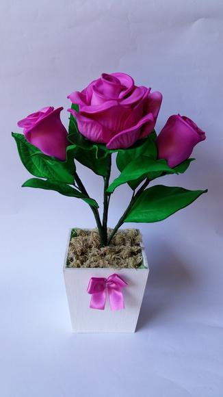 Centro de Mesa Rosas em E.V.A