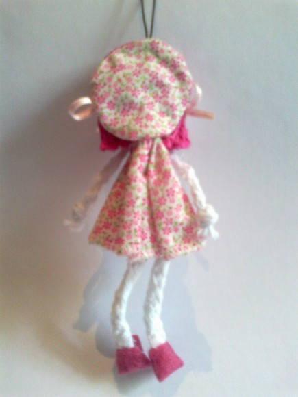 Chaveiro Bonequinha de Pano