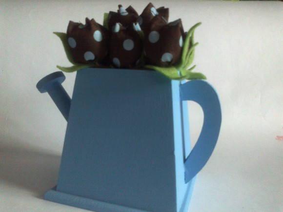 Regador com Tulipas
