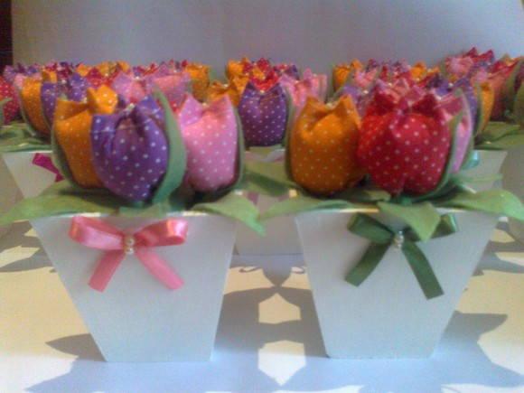 Vasinho de Tulipas Coloridas