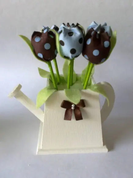 * Regador em MDF com Tulipas de Tecido *