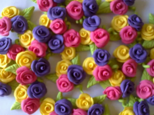 Aplique Rosas* em Biscuit