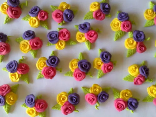 Aplique Rosas* em Biscuit