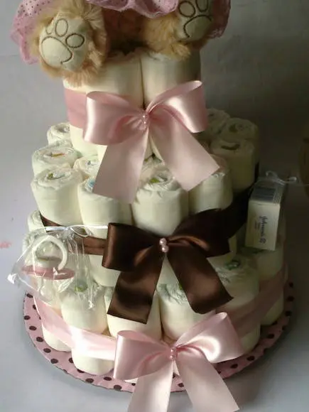 Bolo de Fraldas Marrom e Rosa
