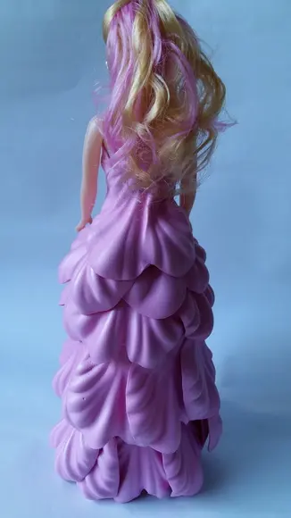Boneca com vestido em EVA