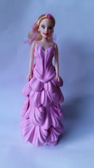 Boneca com vestido em EVA
