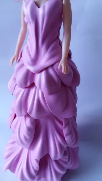 Boneca com vestido em EVA
