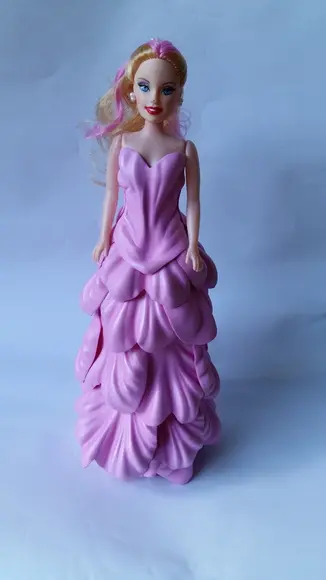 Boneca com vestido em EVA