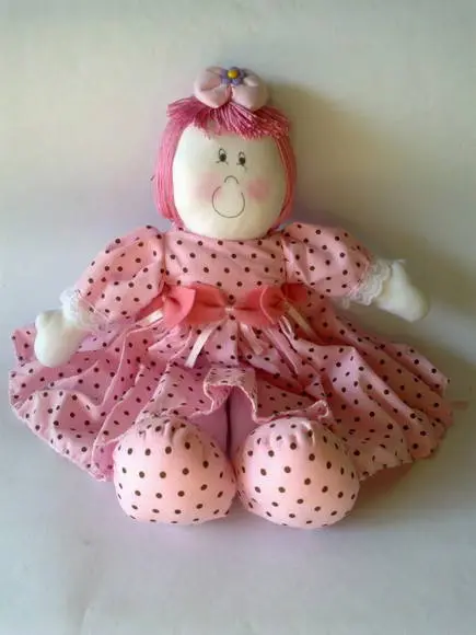 Boneca de Pano Marrom e Rosa