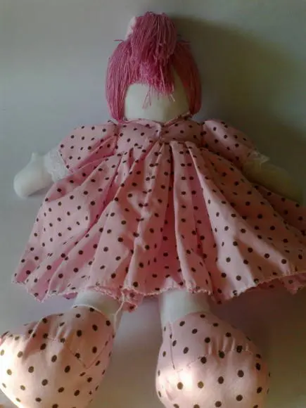 Boneca de Pano Marrom e Rosa