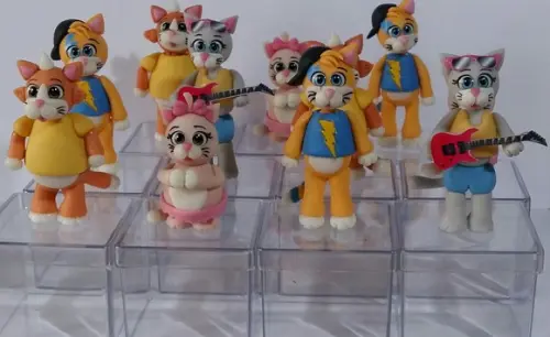 Caixa Acrílico com Personagem 44 Gatos em Biscuit