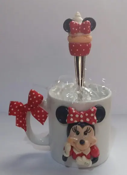Caneca Personalizada com Minnie de Biscuit