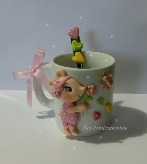 Caneca Personalizada com Ursinha de Biscuit