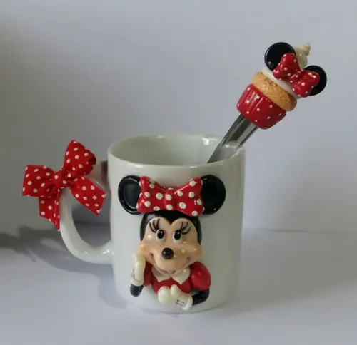 Caneca Personalizada com Minnie de Biscuit