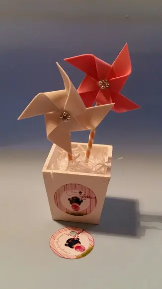 Centro de Mesa Catavento Boneca Kokeshi