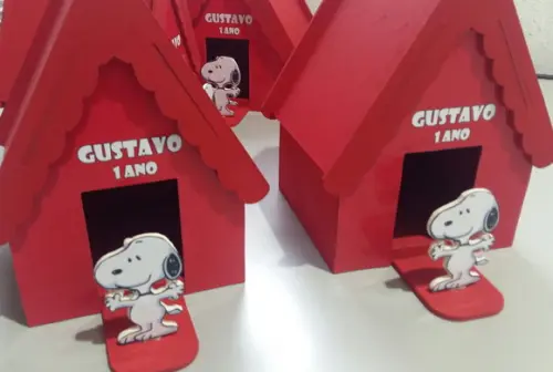 Centro de Mesa Chalé do Snoopy