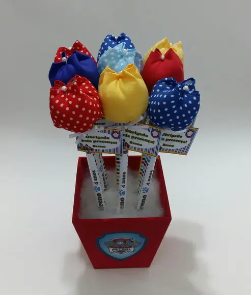 Centro de Mesa com Lápis Tulipa Patrulha Canina