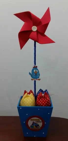Centro de Mesa Galinha Pintadinha