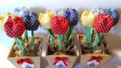Centro de Mesa Galinha Pintadinha