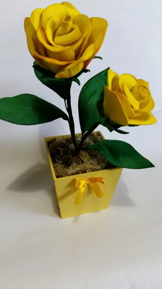 Centro de Mesa Rosas em E.V.A