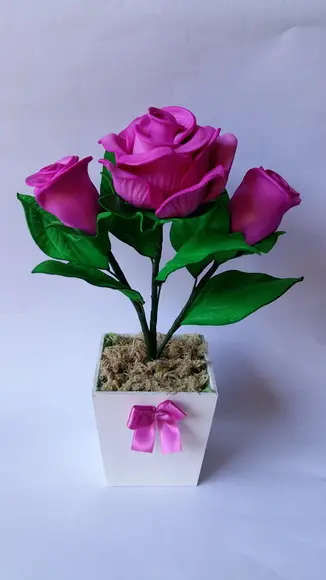 Centro de Mesa Rosas em E.V.A