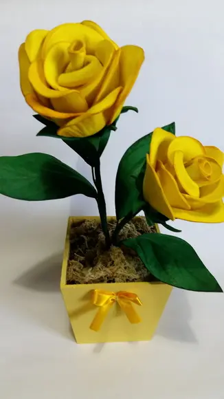 Centro de Mesa Rosas em E.V.A