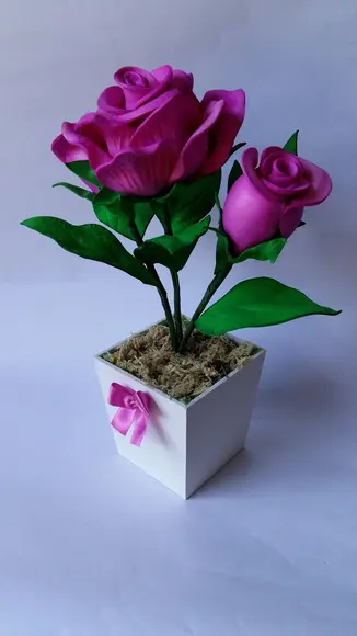 Centro de Mesa Rosas em E.V.A