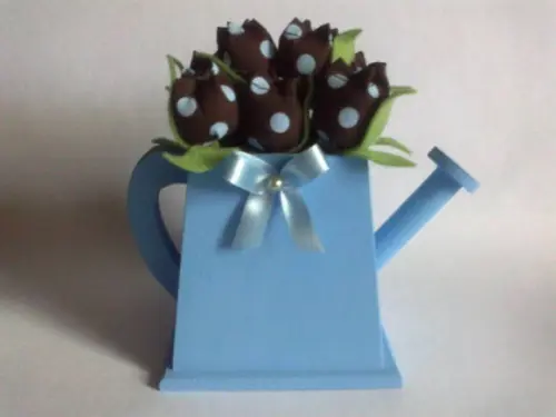 Regador com Tulipas