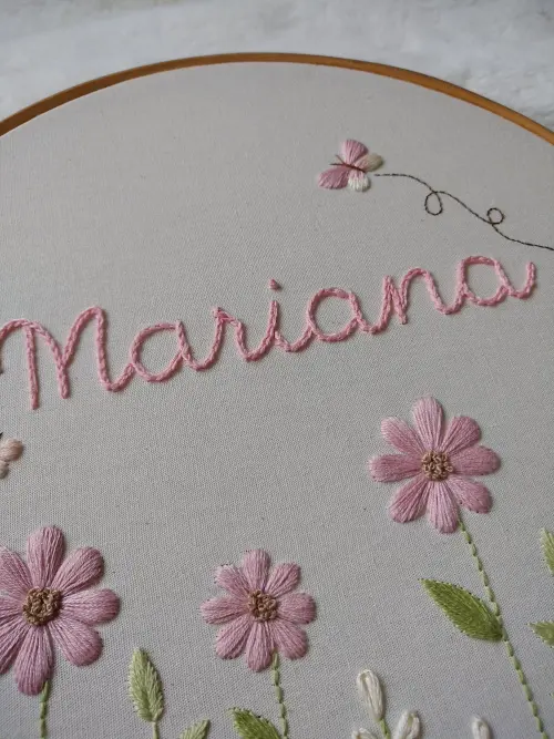 Porta Maternidade Bordado à Mão - Flores Rosa
