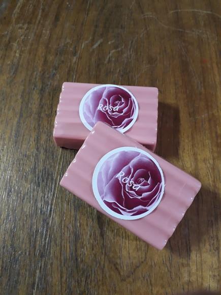 sabonete de rosas
