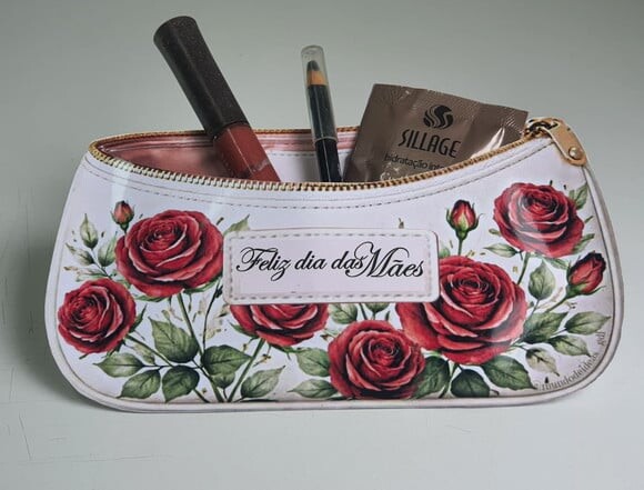 Bolsinha Realista em Papel