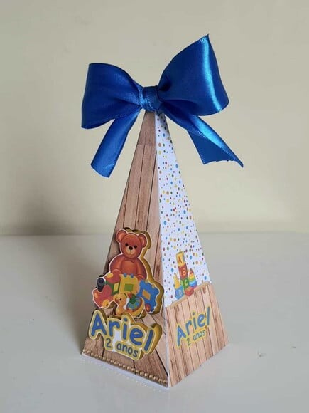 Caixa Pirâmide Fábrica de Brinquedos