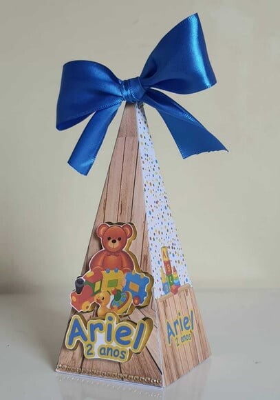 Caixa Pirâmide Fábrica de Brinquedos
