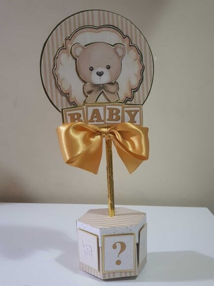 Centro de Mesa Urso Dourado