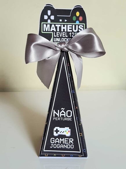 Caixa Pirâmide/cone Vídeogame/ Playstation