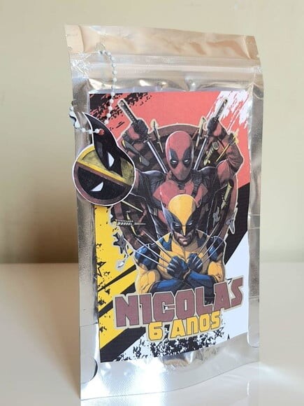 Saquinho Metalizado com Fecho Zip Lock Deadpool e Wolverine