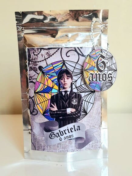 Saquinho Metalizado Zip Lock Wandinha