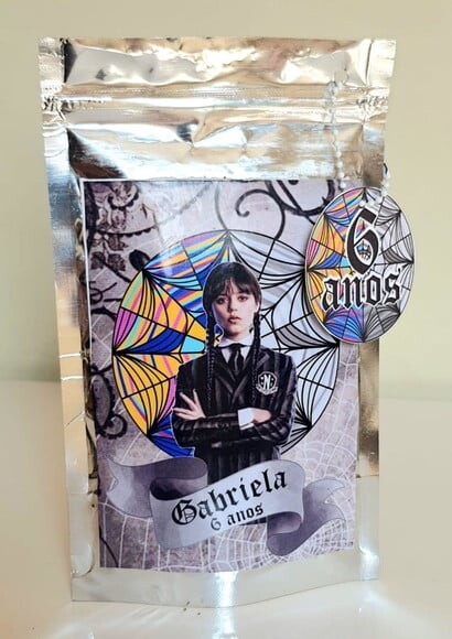 Saquinho Metalizado Zip Lock Wandinha