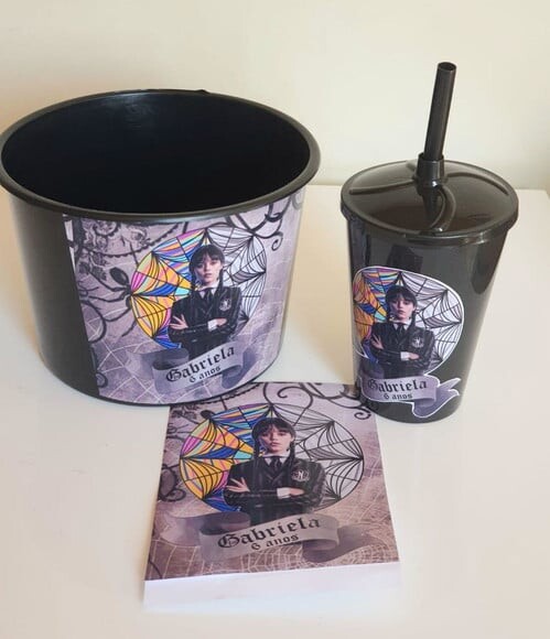Kit Cinema Lembrancinha de Festa Wandinha