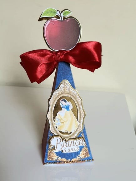 Caixa Pirâmide Branca de Neve