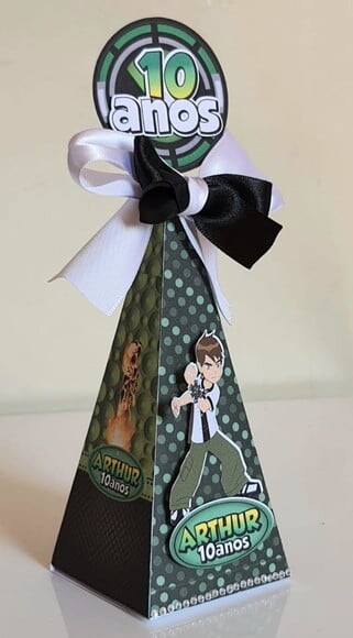 Caixa Pirâmide Ben 10