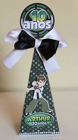 Caixa Pirâmide Ben 10