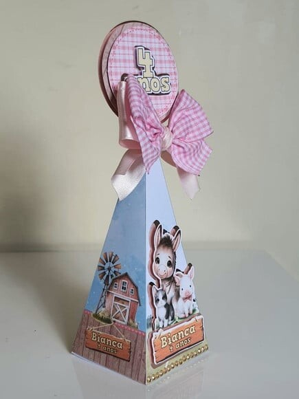 Caixa Pirâmide/cone Fazendinha Rosa