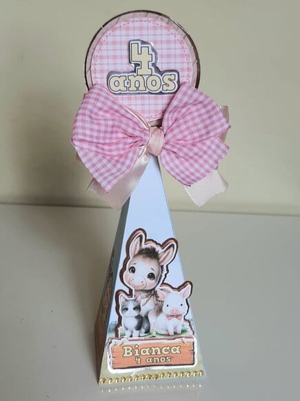 Caixa Pirâmide/cone Fazendinha Rosa