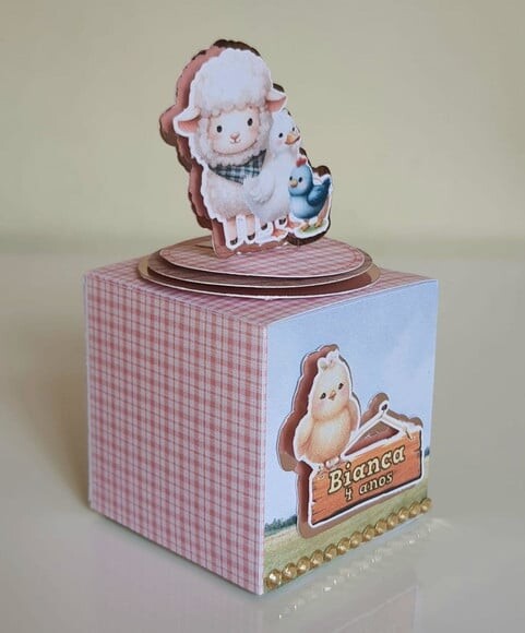 Caixa Cubo Fazendinha Rosa